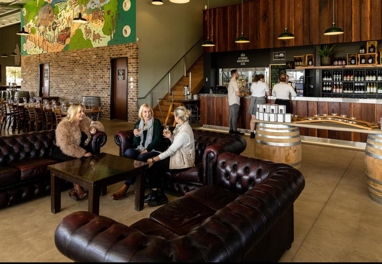 Hunter Valley Resort, Hunter Farm Adventure Centre & 4 Pines At The Farm Pokolbin Exteriör bild
