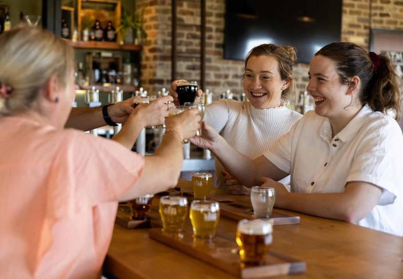 Hunter Valley Resort, Hunter Farm Adventure Centre & 4 Pines At The Farm Pokolbin Exteriör bild